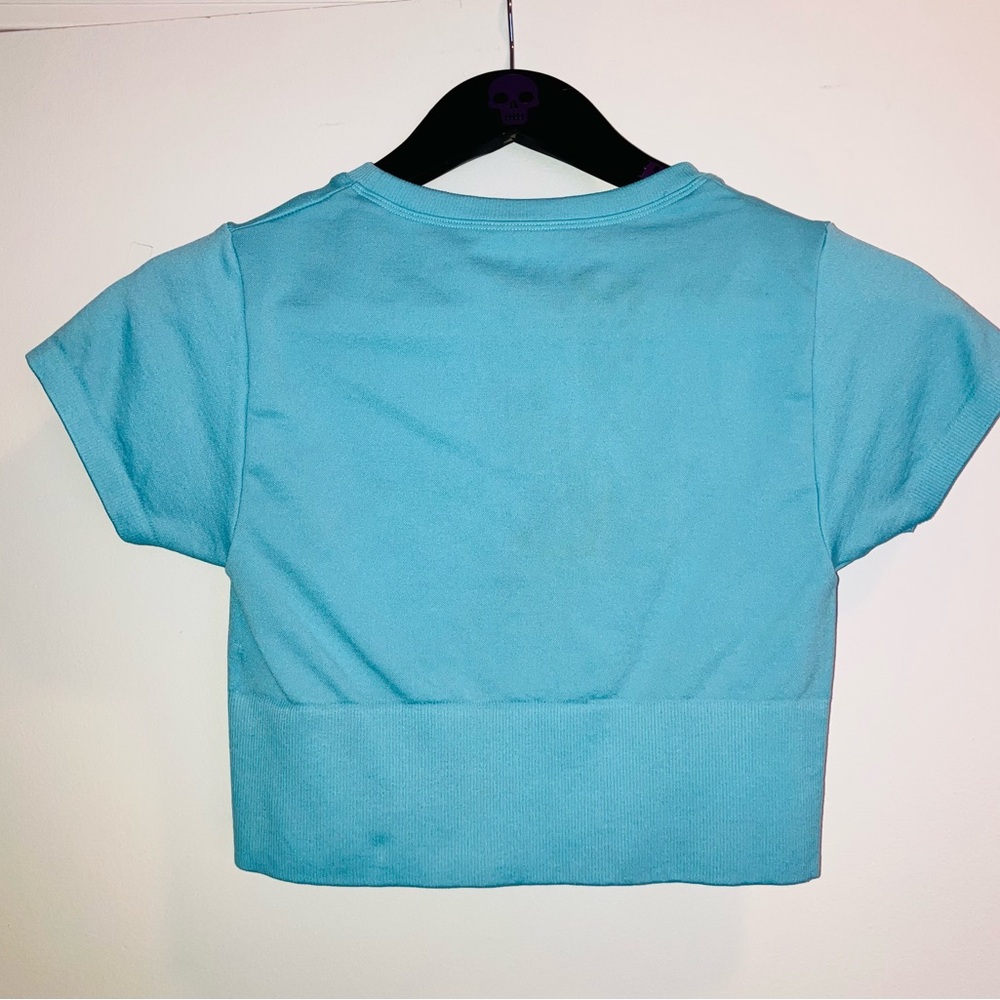 Offline by Aerie Blue Cropped T-Shirt size XS - Picture 3 of 6
